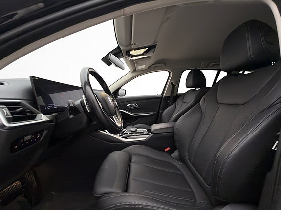 BMW 330e 13 of 30