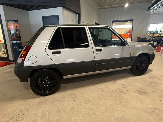 Renault 5 5 of 8