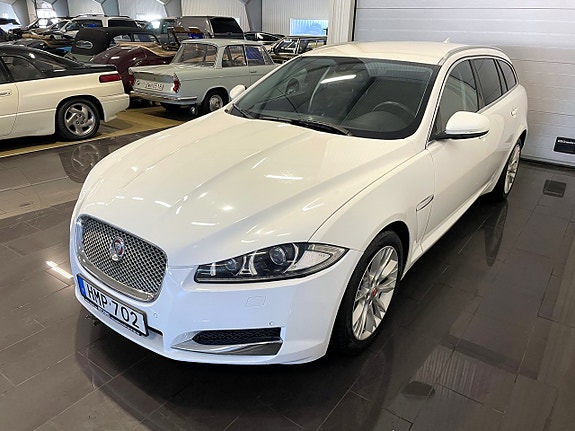 Jaguar XF 8 of 18