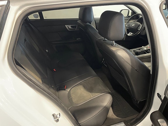 Jaguar XF 16 of 18
