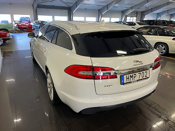 Jaguar XF 6 of 18