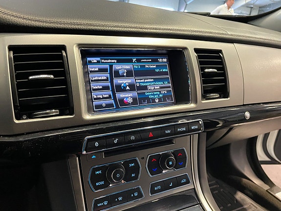 Jaguar XF 7 of 18