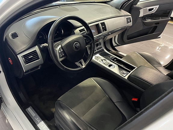 Jaguar XF 14 of 18