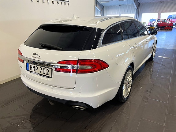 Jaguar XF 3 of 18