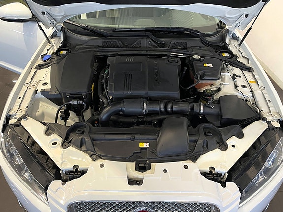 Jaguar XF 17 of 18