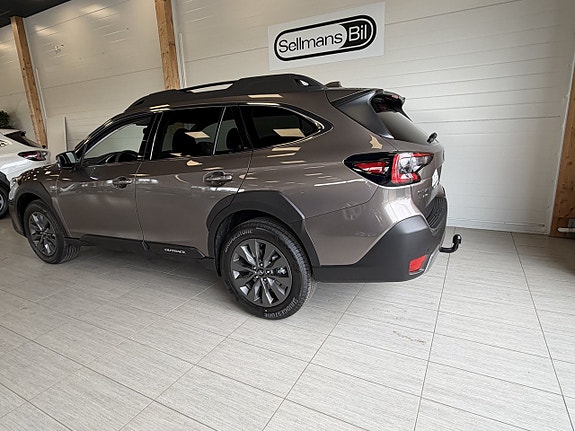Subaru Outback 3 of 5