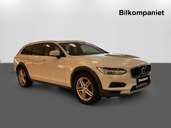 Volvo V90 Cross Country 3 of 5