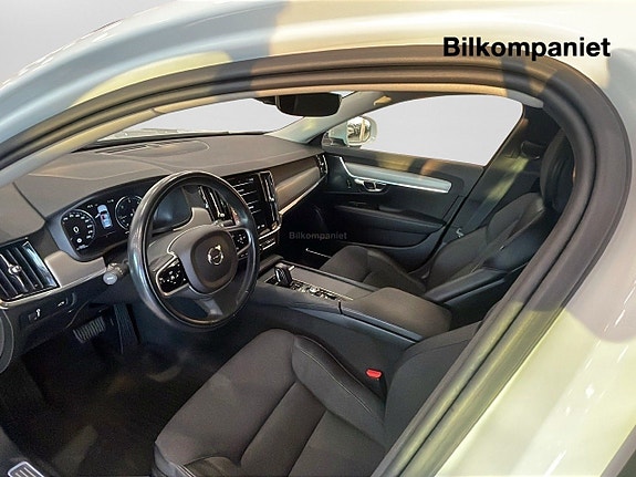 Volvo V90 Cross Country 8 of 14