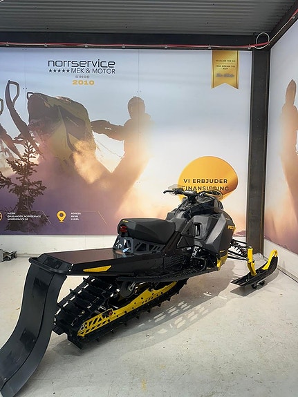 Ski-doo MXZ RS 600 R Endast 17h endast körd av en ung dam 5 of 10