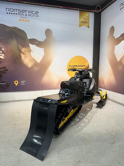 Ski-doo MXZ RS 600 R Endast 17h endast körd av en ung dam 7 of 10