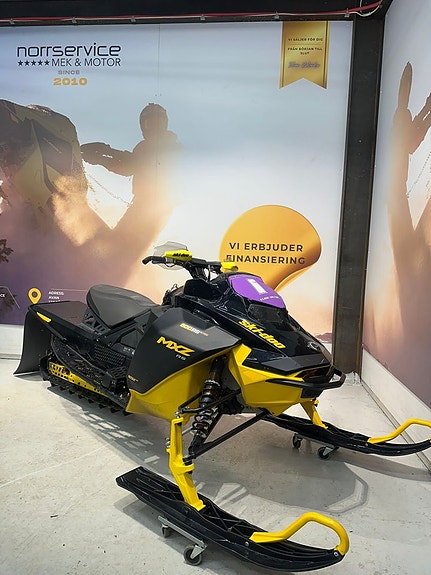 Ski-doo MXZ RS 600 R Endast 17h endast körd av en ung dam 2 of 10