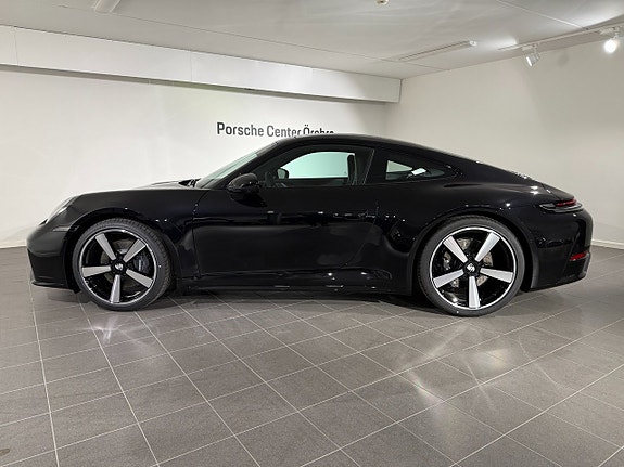 Porsche 911 Carrera 8 of 17