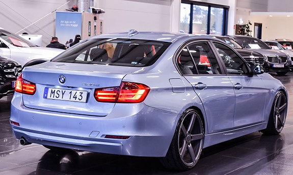 BMW 320 5 of 15