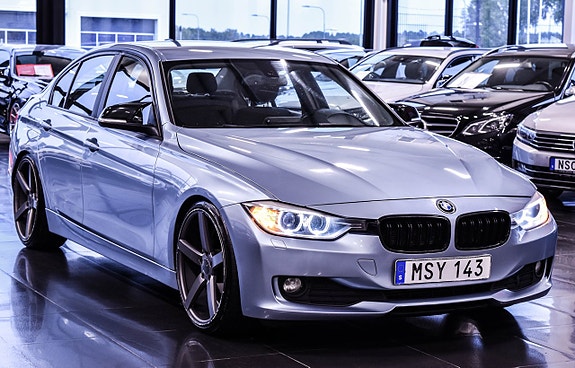 BMW 320 3 of 15