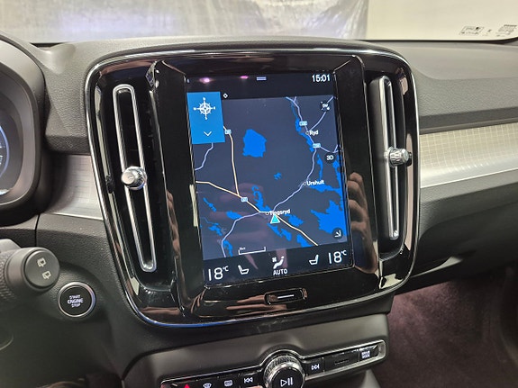 Volvo XC40 7 of 8