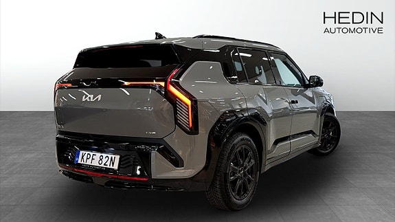Kia EV3 2 of 5