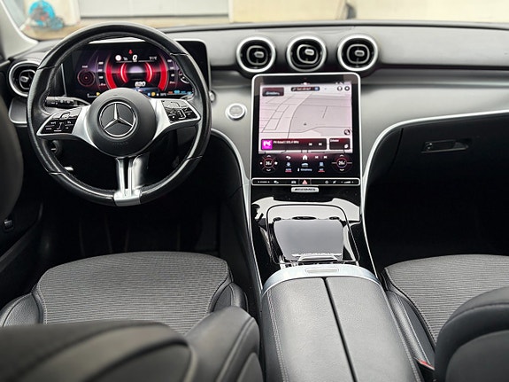 Mercedes-Benz C200 15 of 25