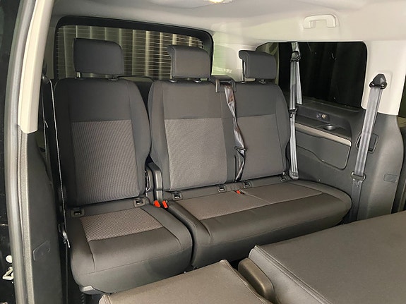 Peugeot Traveller 15 of 30