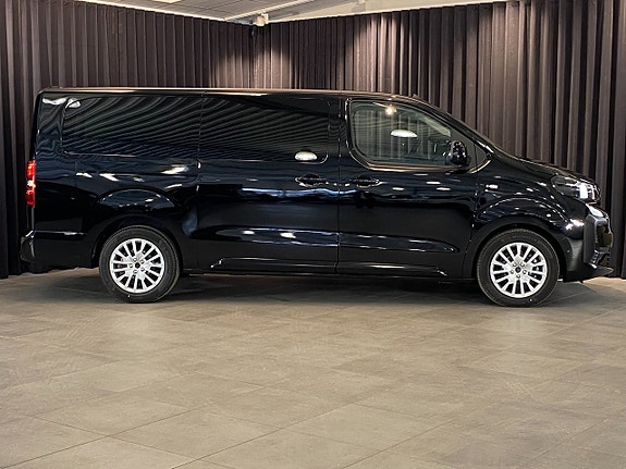 Peugeot Traveller 3 of 5