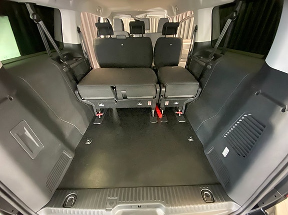 Peugeot Traveller 27 of 30