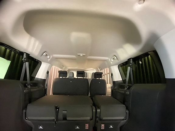 Peugeot Traveller 28 of 30