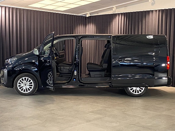 Peugeot Traveller 7 of 30