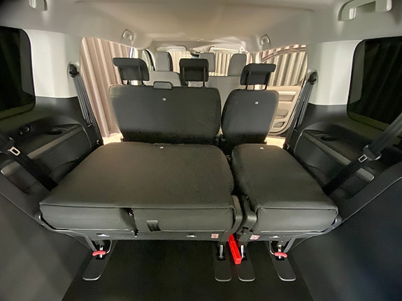 Peugeot Traveller 29 of 30