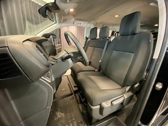 Peugeot Traveller 10 of 30