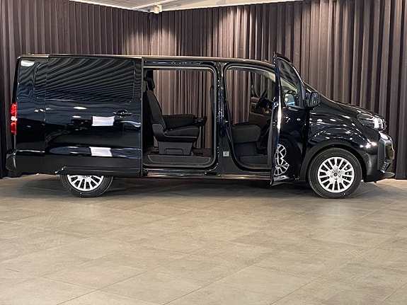 Peugeot Traveller 6 of 30