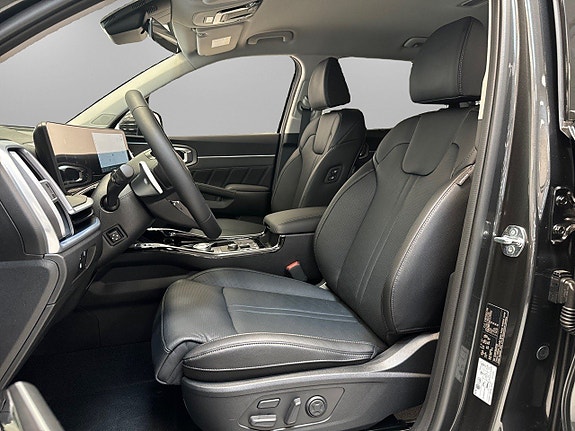 Kia Sorento 8 of 16