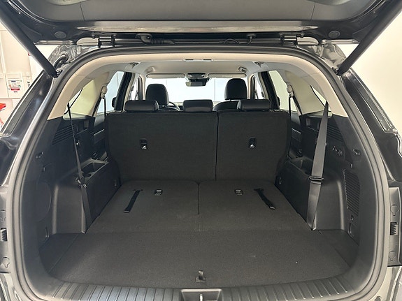 Kia Sorento 12 of 16