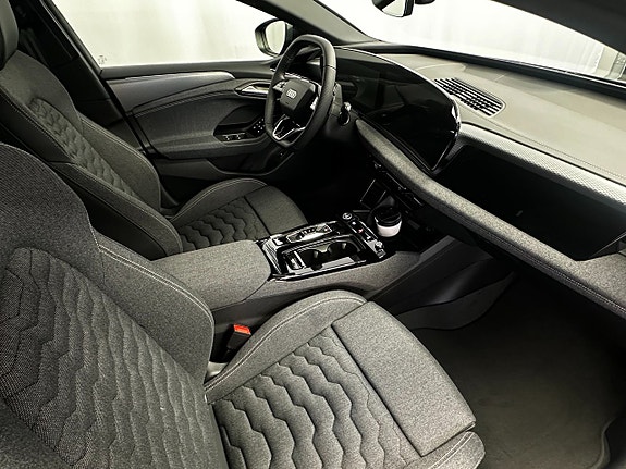 Audi A6 e-tron 5 of 13