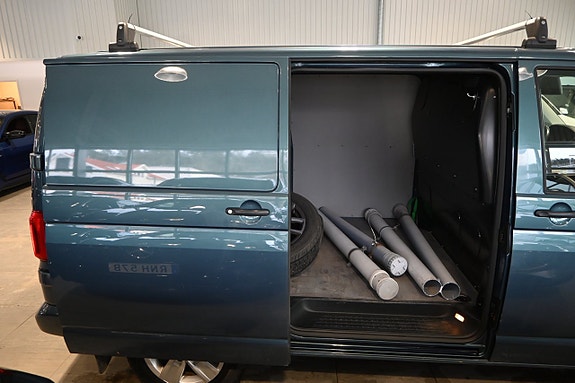 Volkswagen Transporter 12 of 17