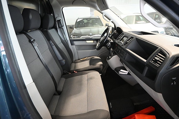Volkswagen Transporter 10 of 17