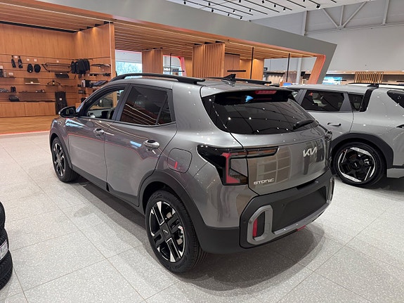 Kia Stonic 2 of 8