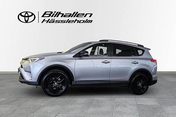 Toyota RAV4 3 of 13