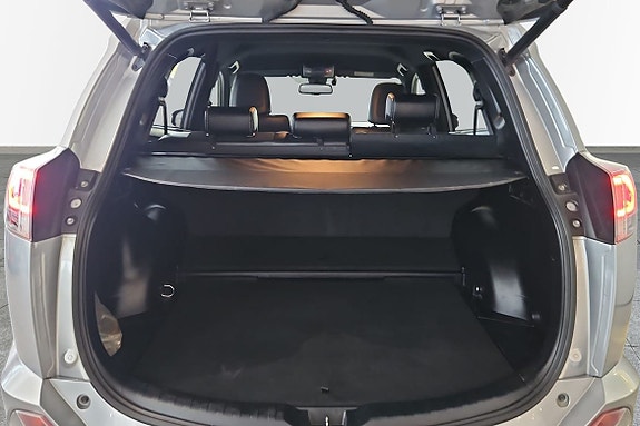 Toyota RAV4 9 of 13