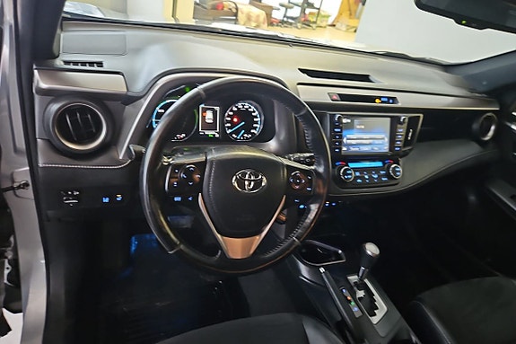 Toyota RAV4 11 of 13