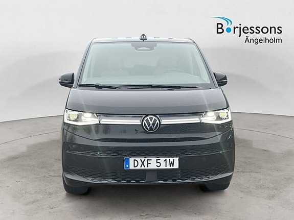 Volkswagen Multivan 2 of 5