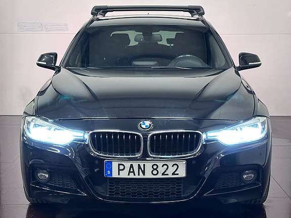BMW 320 2 of 5