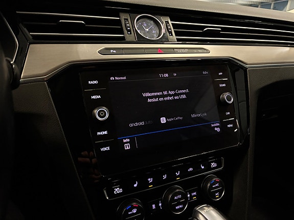 Volkswagen Passat 24 of 28
