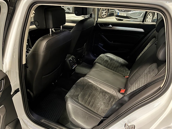 Volkswagen Passat 15 of 28