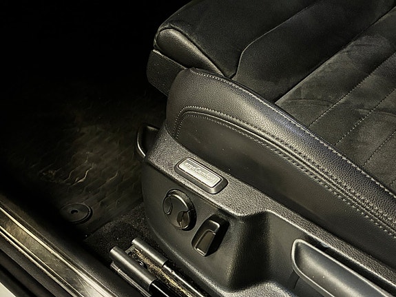 Volkswagen Passat 14 of 28