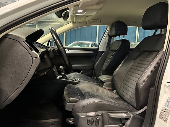 Volkswagen Passat 12 of 28