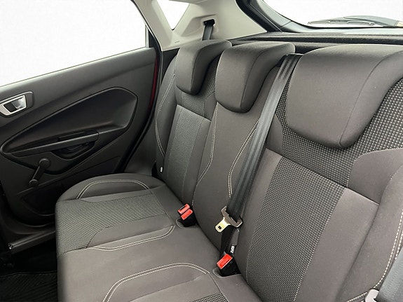 Ford Fiesta 26 of 30