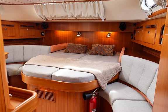 Hallberg-Rassy 54 4 of 5