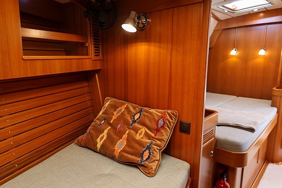 Hallberg-Rassy 54 7 of 11