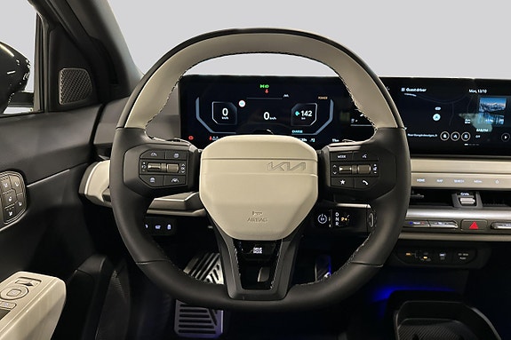 Kia EV4 11 of 26