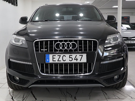 Audi Q7 2 of 5