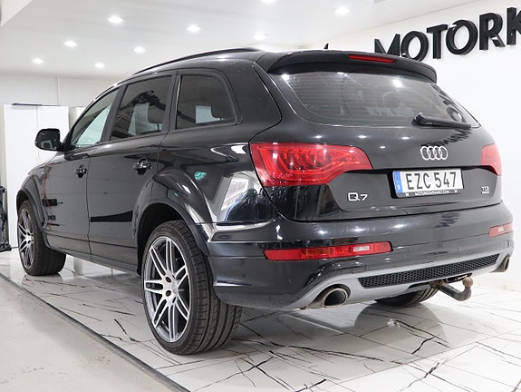Audi Q7 4 of 5